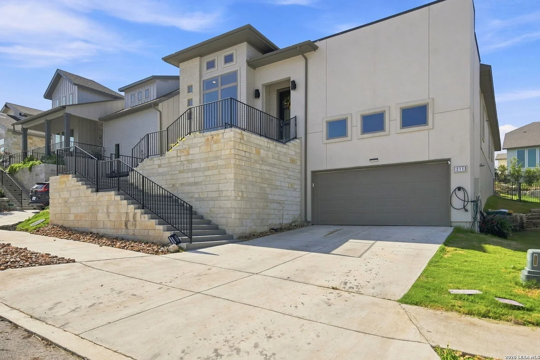 Photo of 311 Navarro