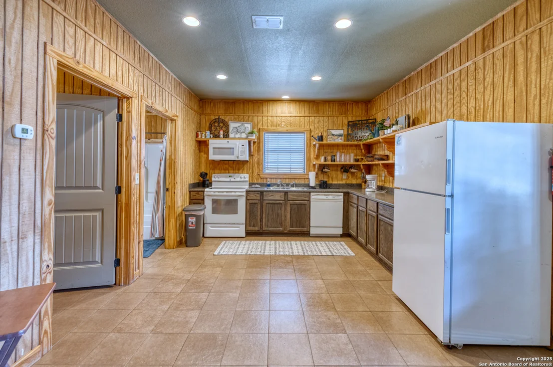 Photo of 1546 CR 348 (RIVER RD)