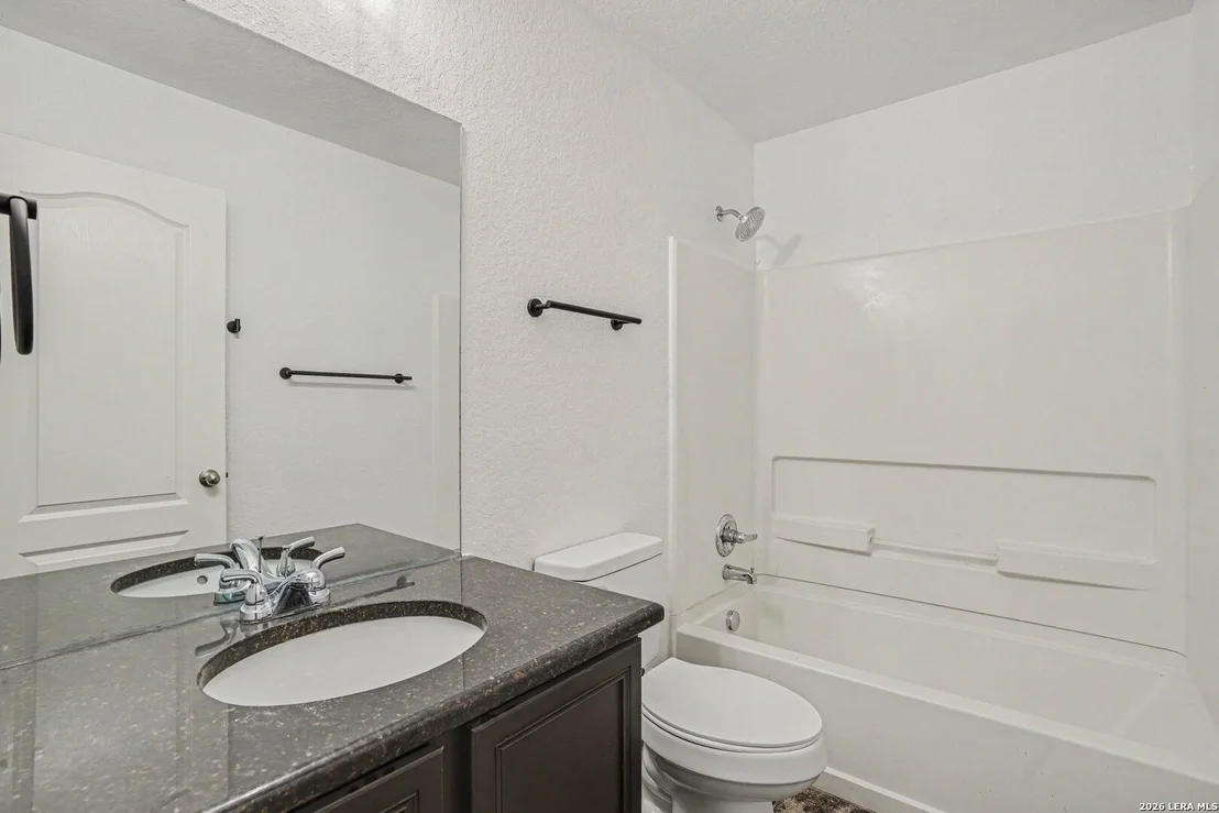 Photo of 8410 Puente