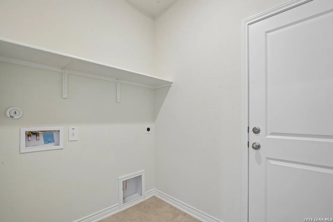 Photo of 10049 JAGGER AVENUE