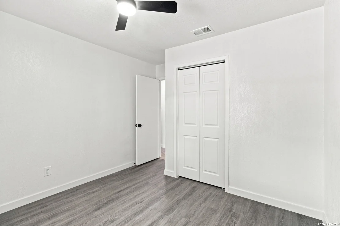 Photo of 6814 SUNLIGHT DR