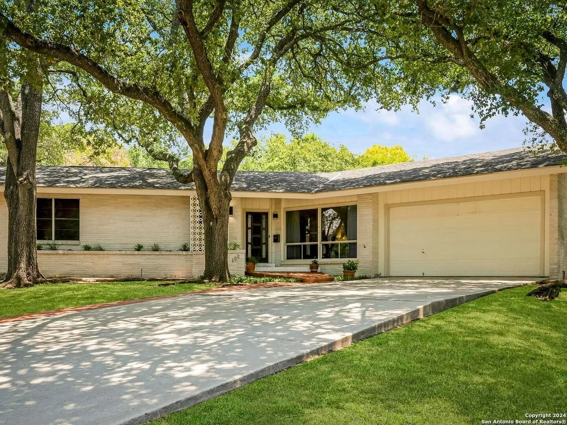 Photo of 108 LABURNUM DR