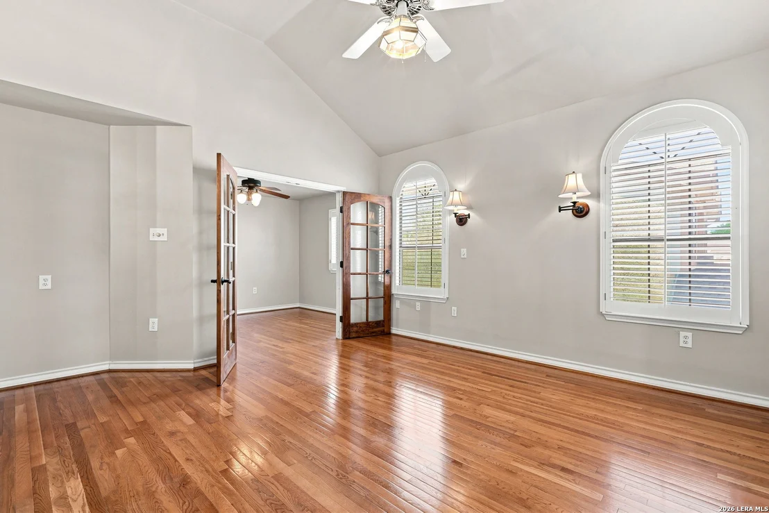 Photo of 28 COURTSIDE CIR