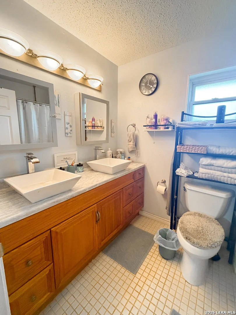 Photo of 34 Encino Loma