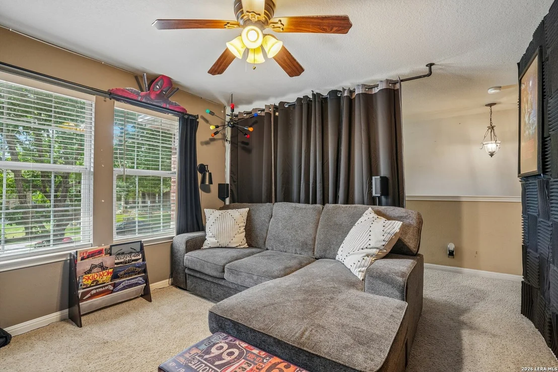 Photo of 990 OAK PARK