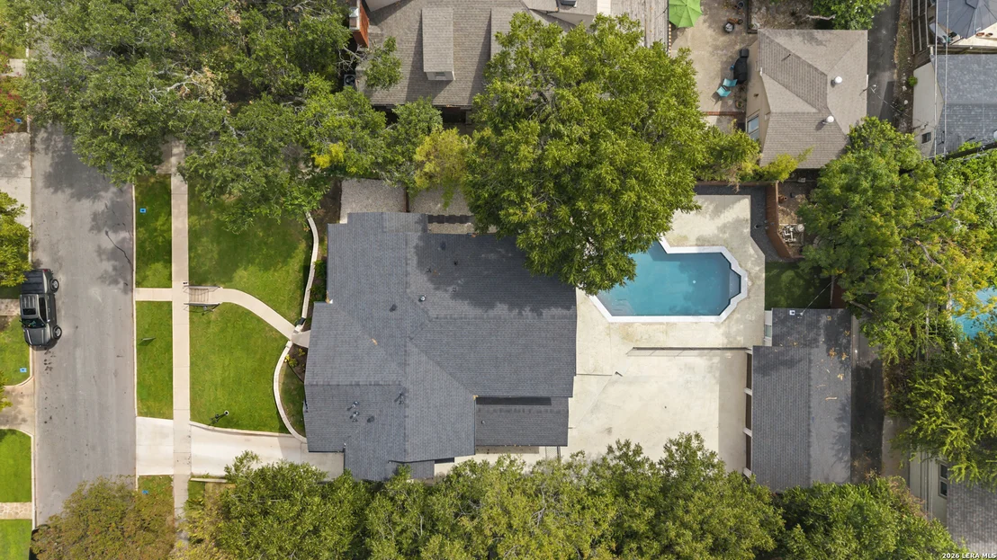 Photo of 114 CLOVERLEAF AVE