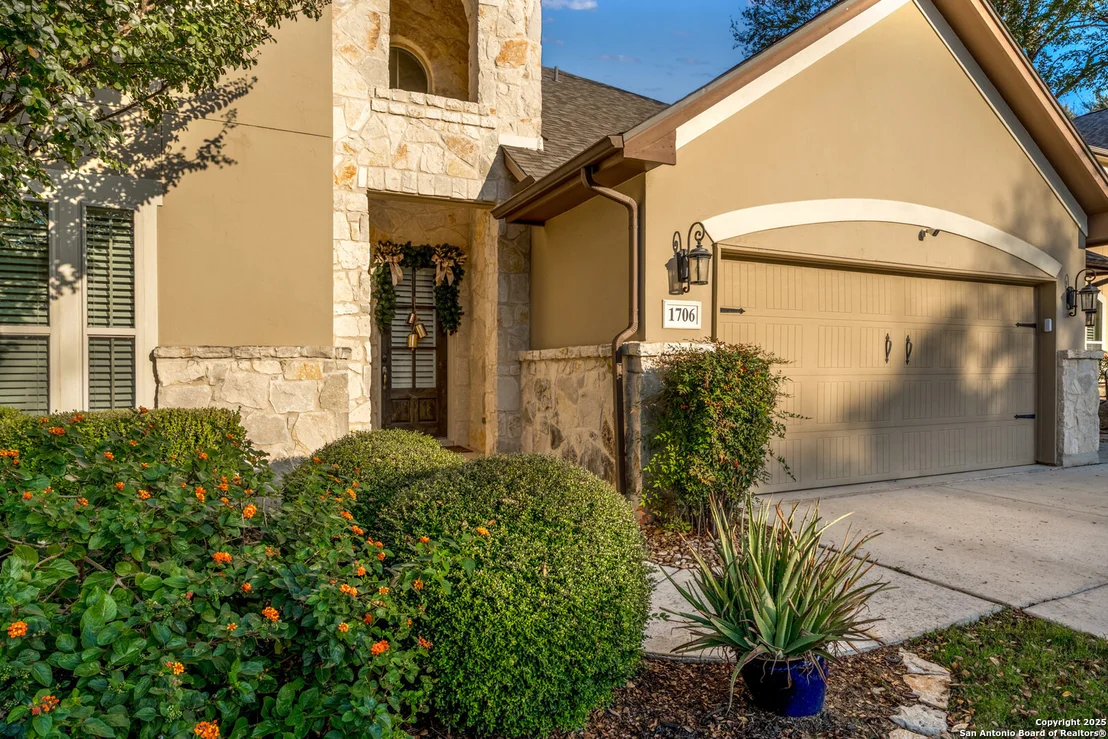Photo of 1706 Nightshade