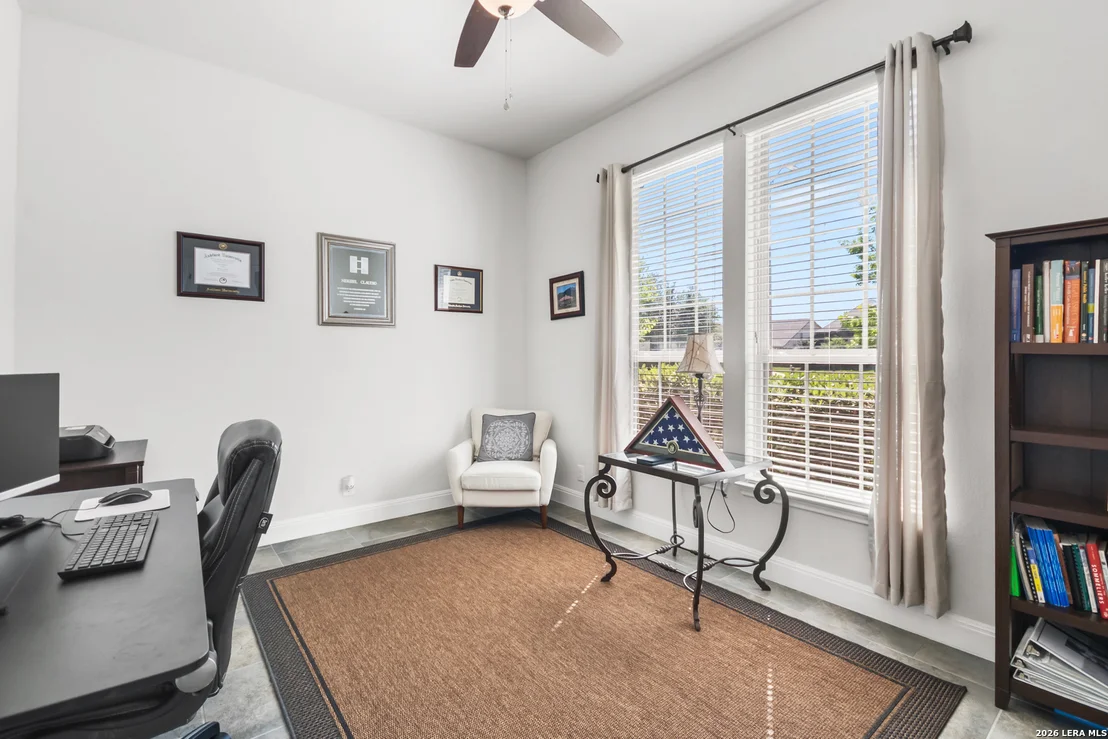 Photo of 417 BEE CAVES CV