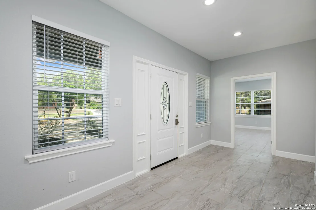 Photo of 210 GLENTOWER DR