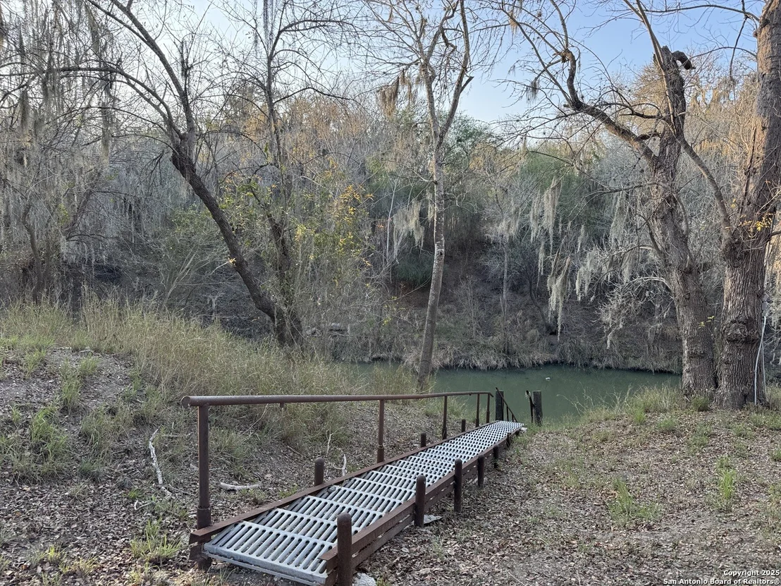 Photo of 123 Choke Canyon Estates