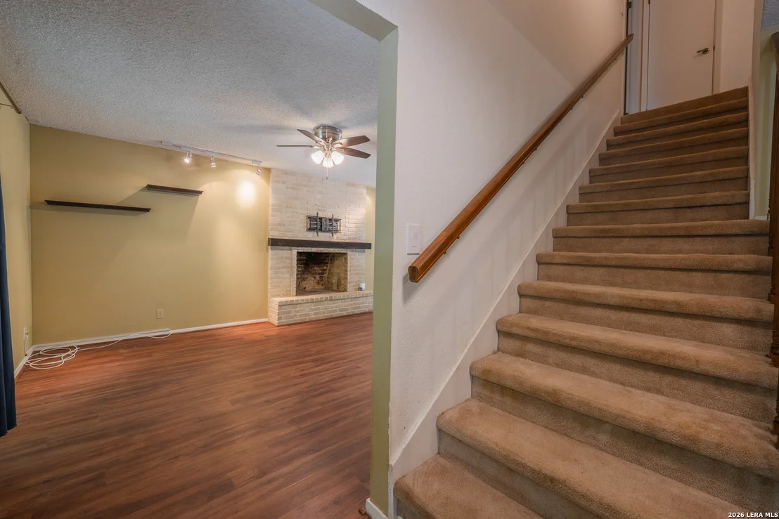Photo of 5414 Timber Post