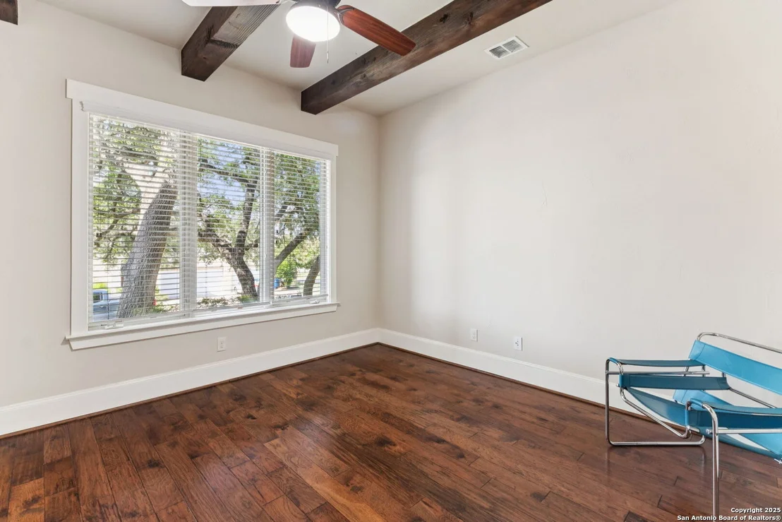 Photo of 5 Liser Glen