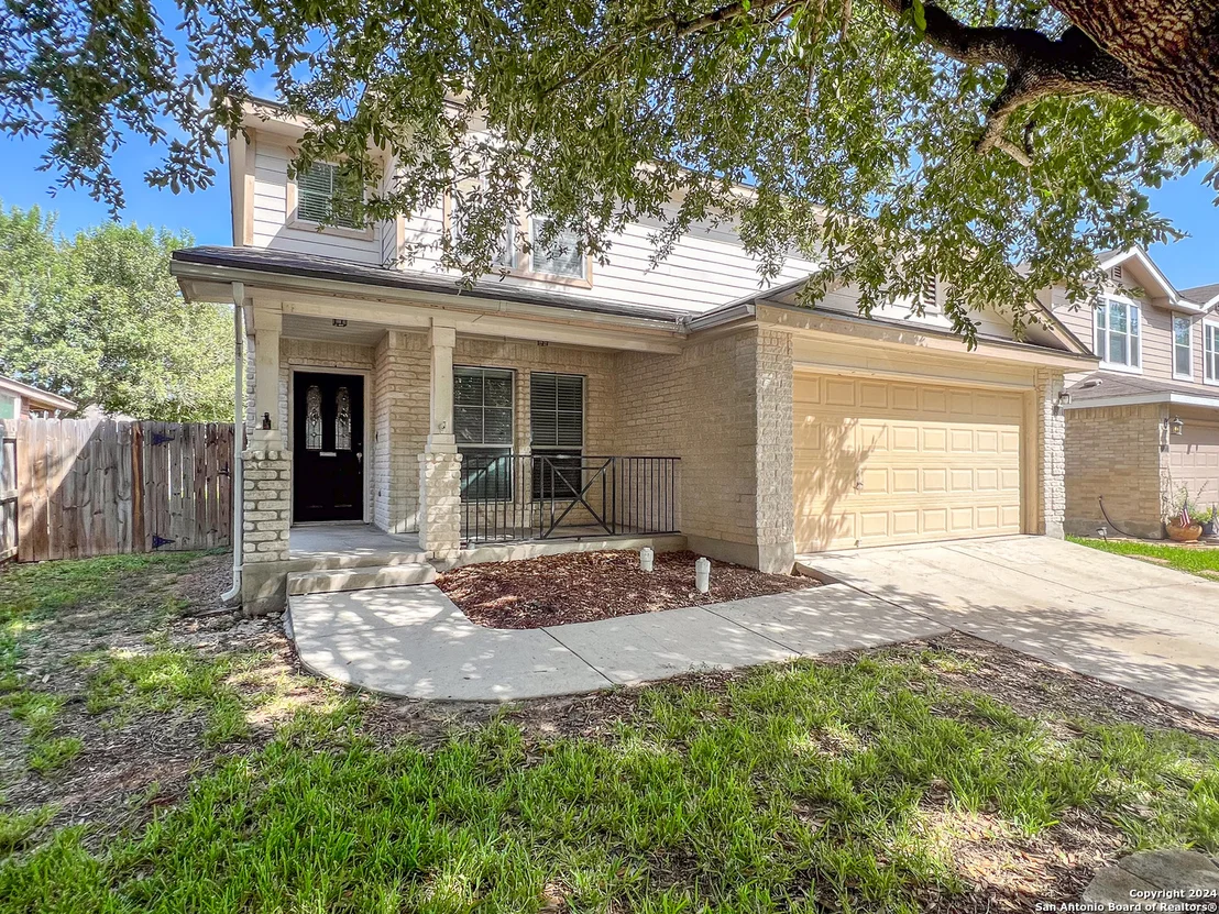 Photo of 224 EAGLE PASS DR