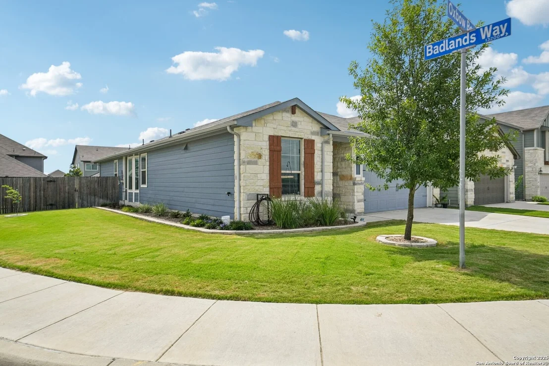 Photo of 4938 Oxbow