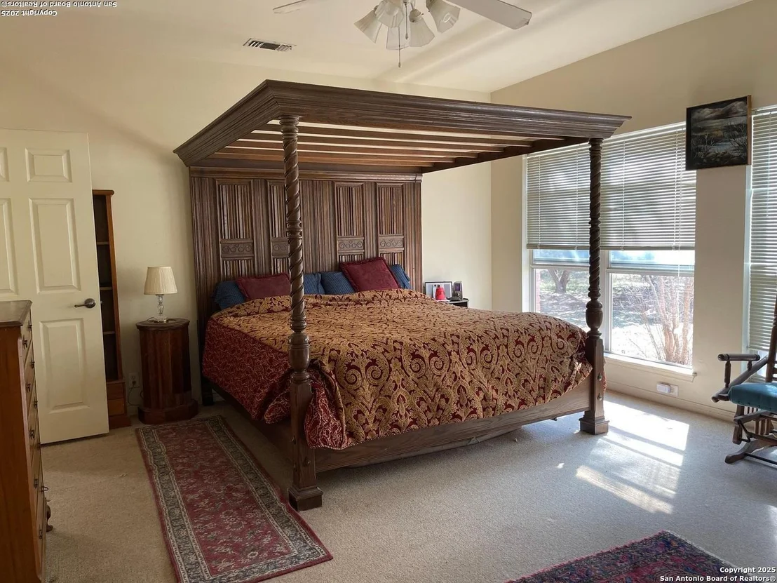 Photo of 460 Kimberly Drive