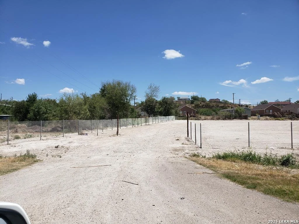 Photo of Unit 2 at 1157 STATE LOOP 480