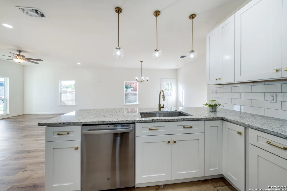 Photo of 5847 TREE VIEW ST