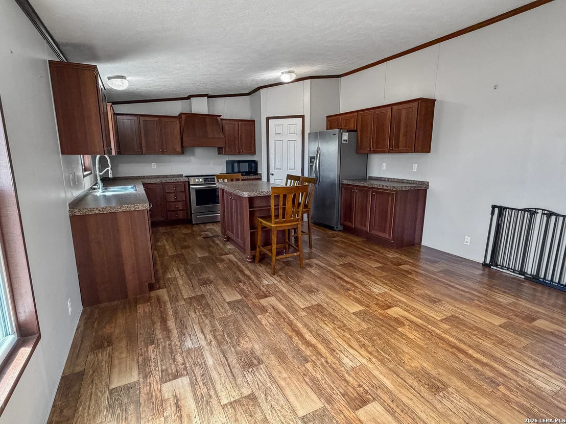 Photo of 2462 Chase Road