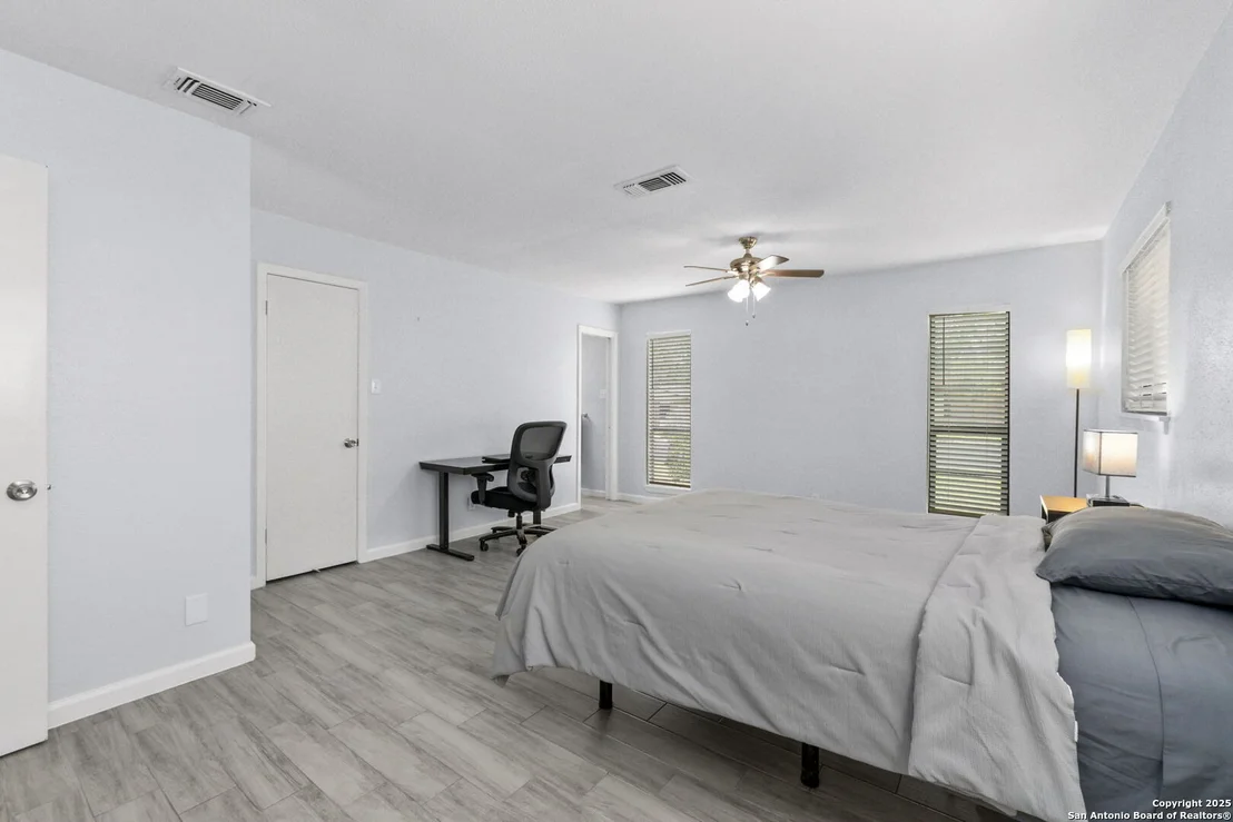 Photo of 6818 Forest Meadow