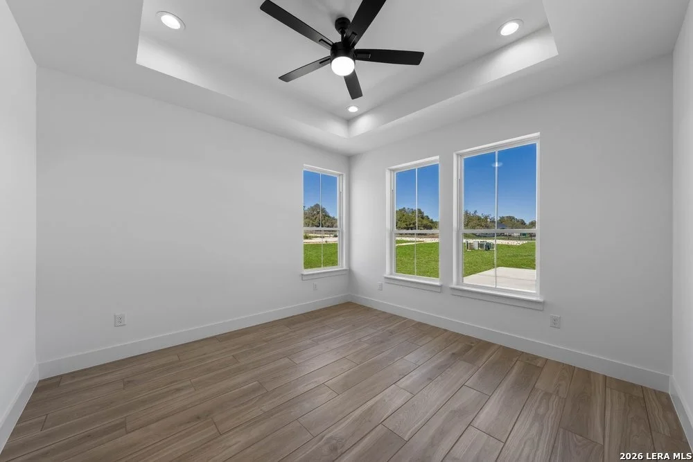 Photo of 877 Annabelle Ave
