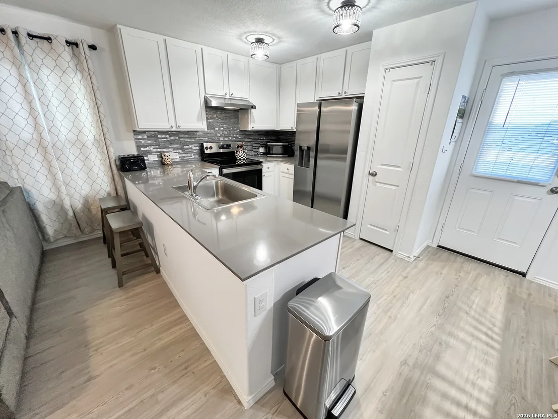 Photo of 1072 Shutter Way