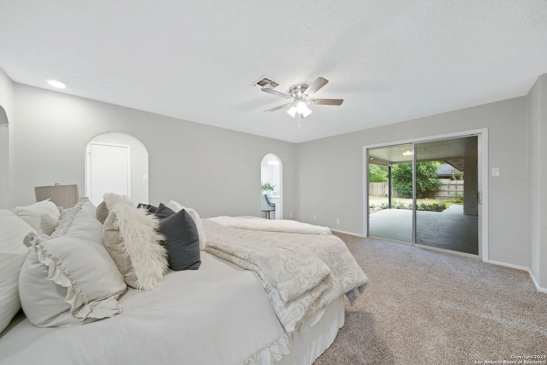 Photo of 518 SUNHAVEN DR