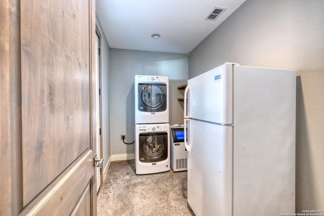Photo of 989 Mountain Valley Drive