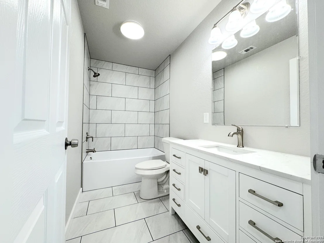 Photo of 1135 Southline
