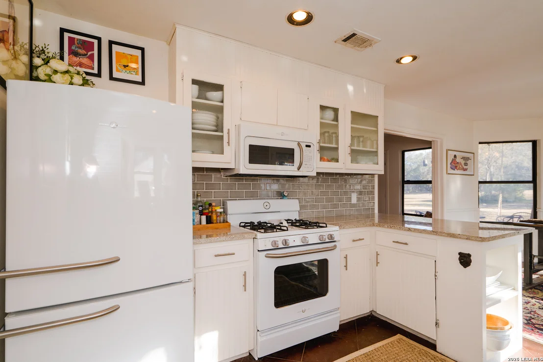 Photo of 810 Oakwood
