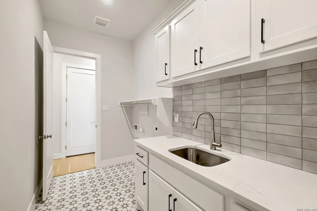 Photo of 457 Westmont