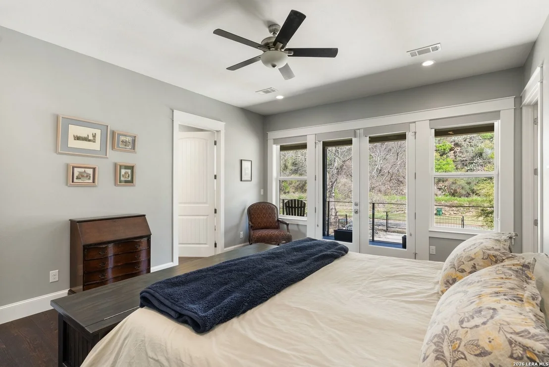 Photo of 926 Scenic