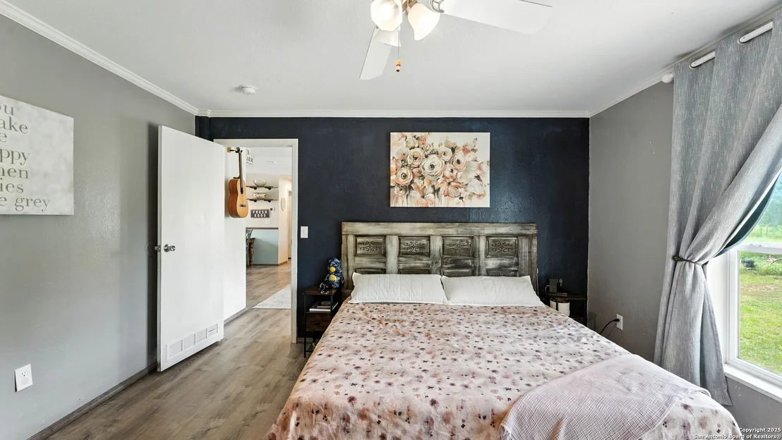 Photo of 355 Holley
