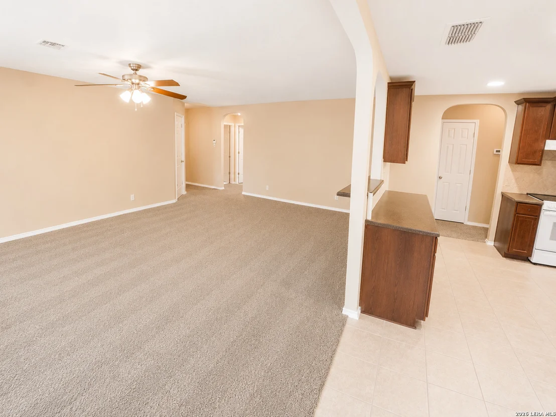 Photo of 535 DIANA DR