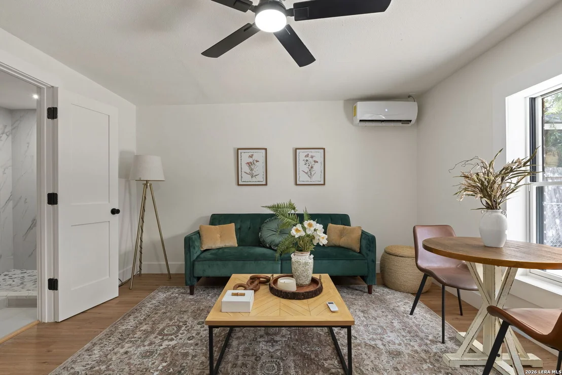 Photo of 219 THORAIN BLVD