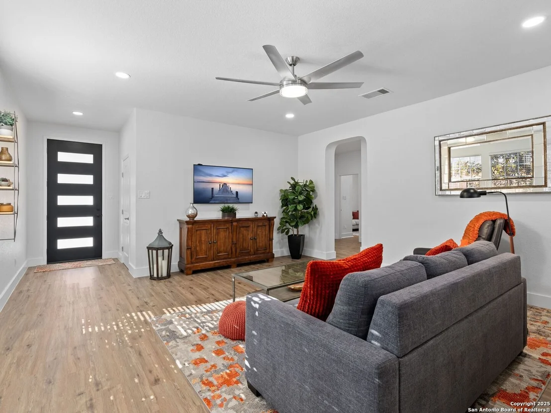 Photo of 20934 Foothill Pine