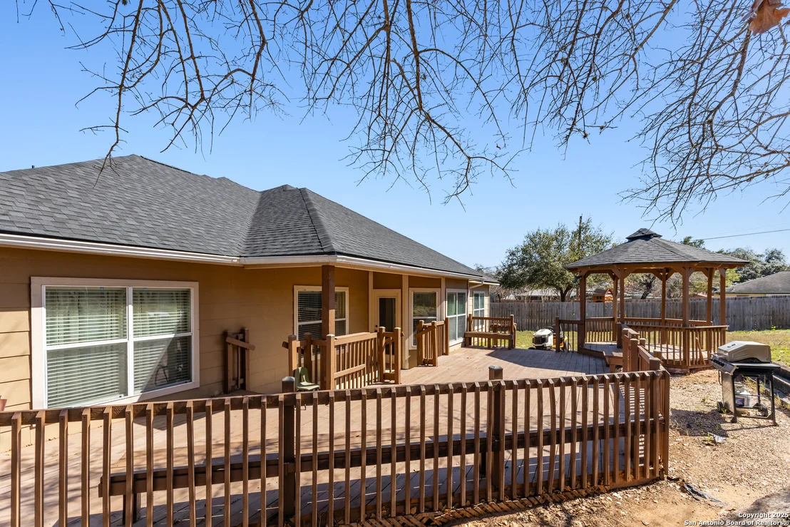 Photo of 325 Howard Dr