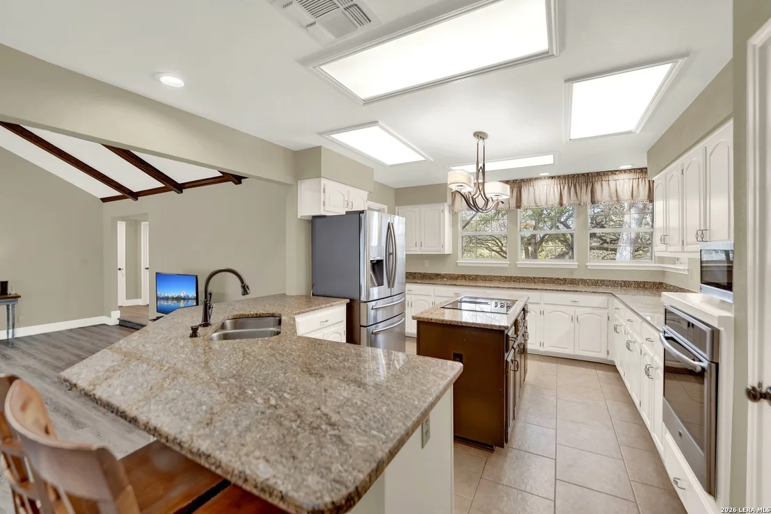 Photo of 1512 OAK TREE CIR