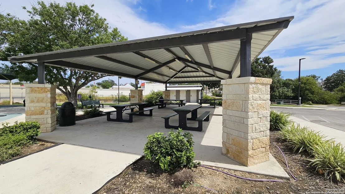 Photo of 130 Meadowland
