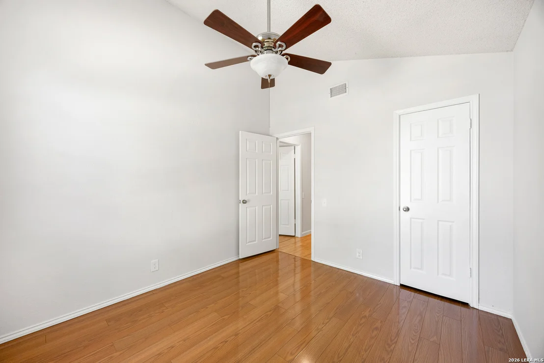 Photo of 25003 SUMMIT HOLW
