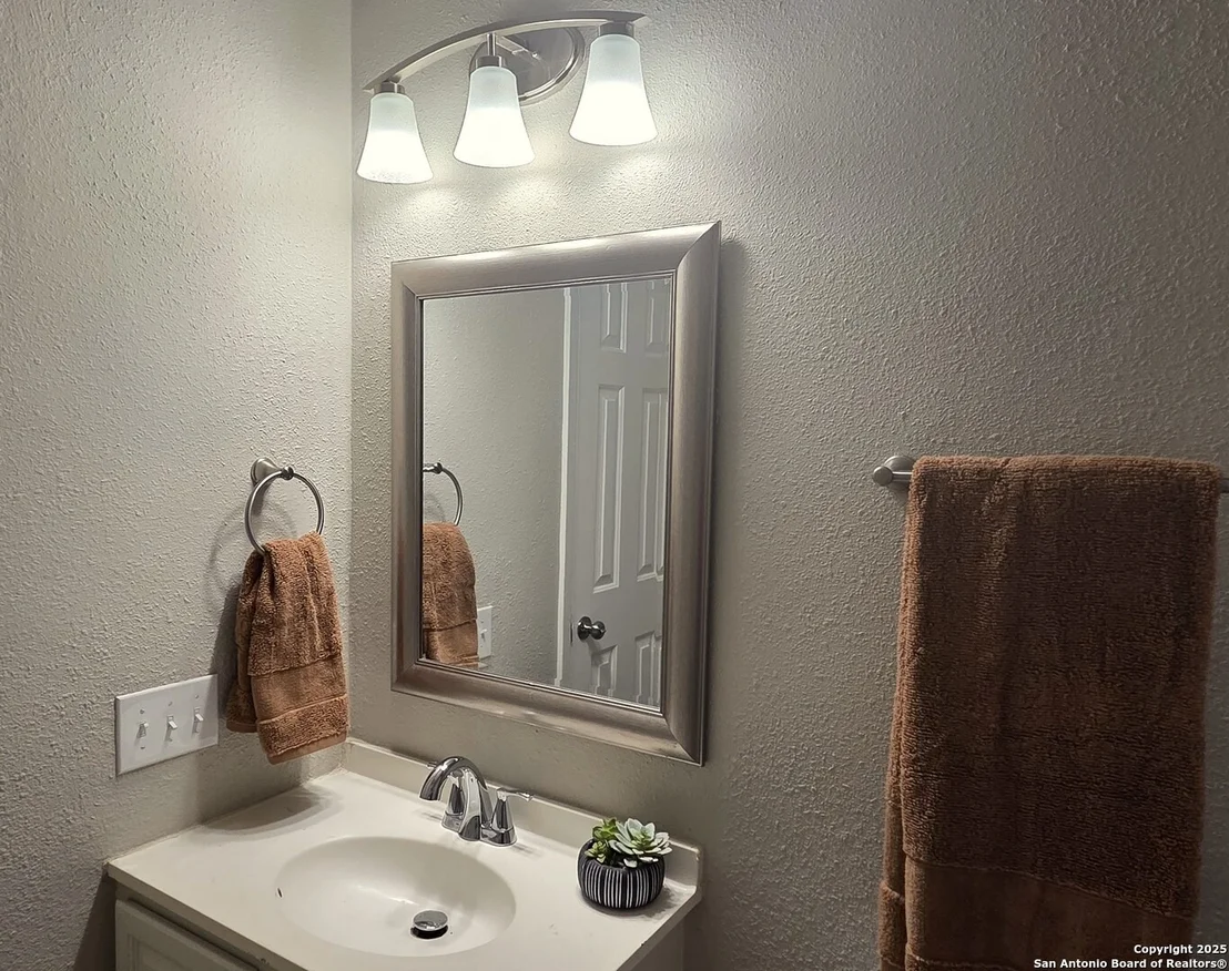 Photo of 3529 Cliffside