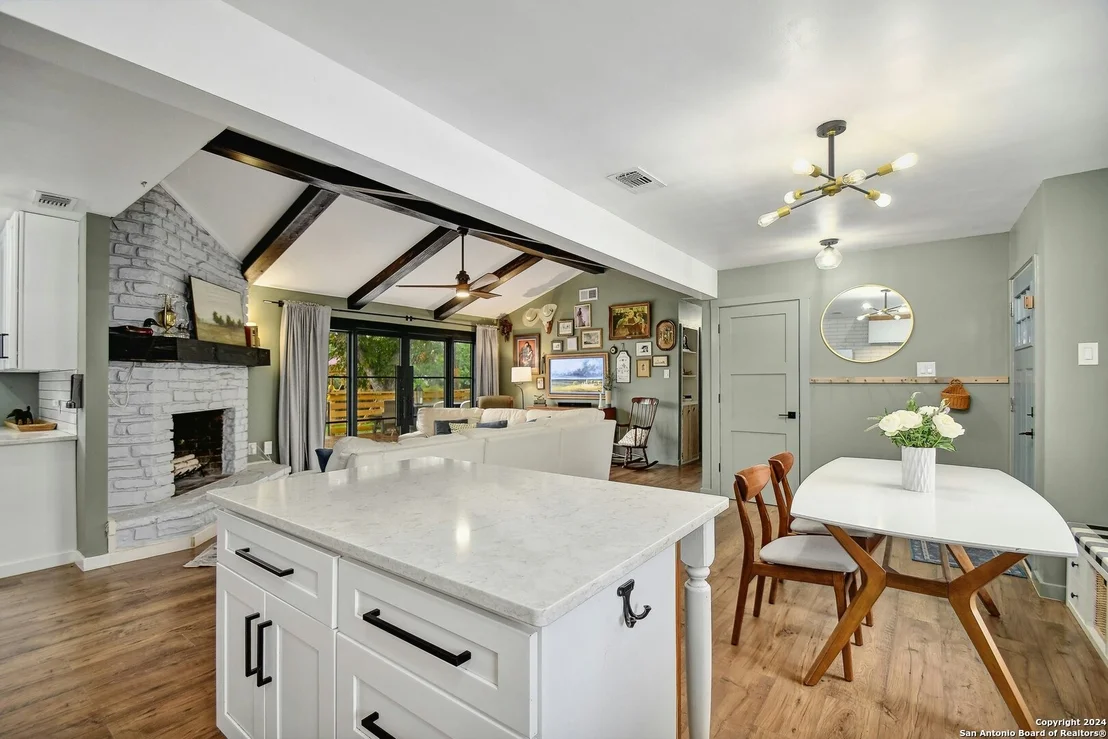 Photo of 10707 Mount Ida