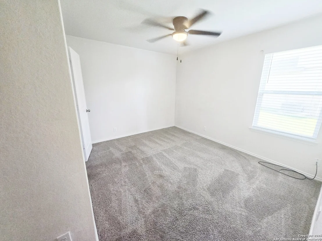 Photo of 437 Middle Green