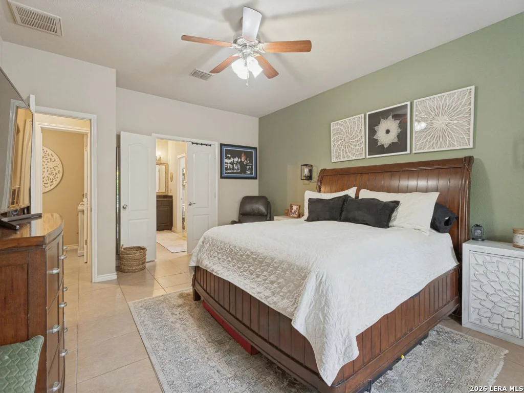 Photo of 21518 PROMONTORY CIR