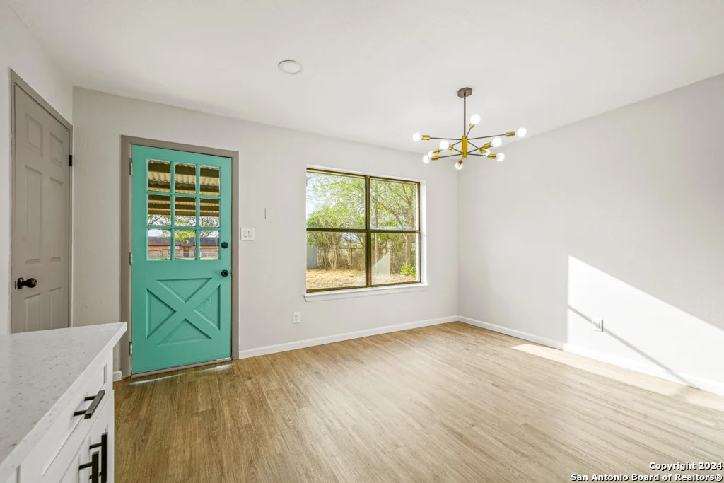 Photo of 1104 WALNUT