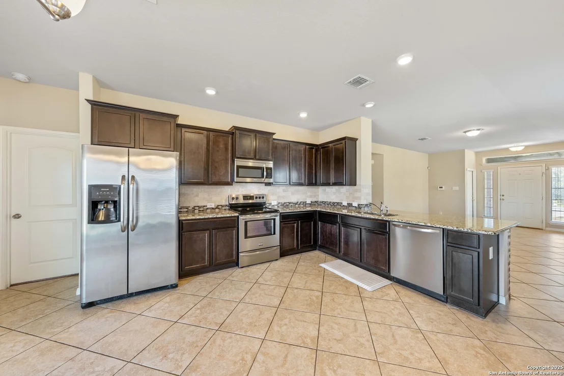 Photo of 2325 Lighthouse