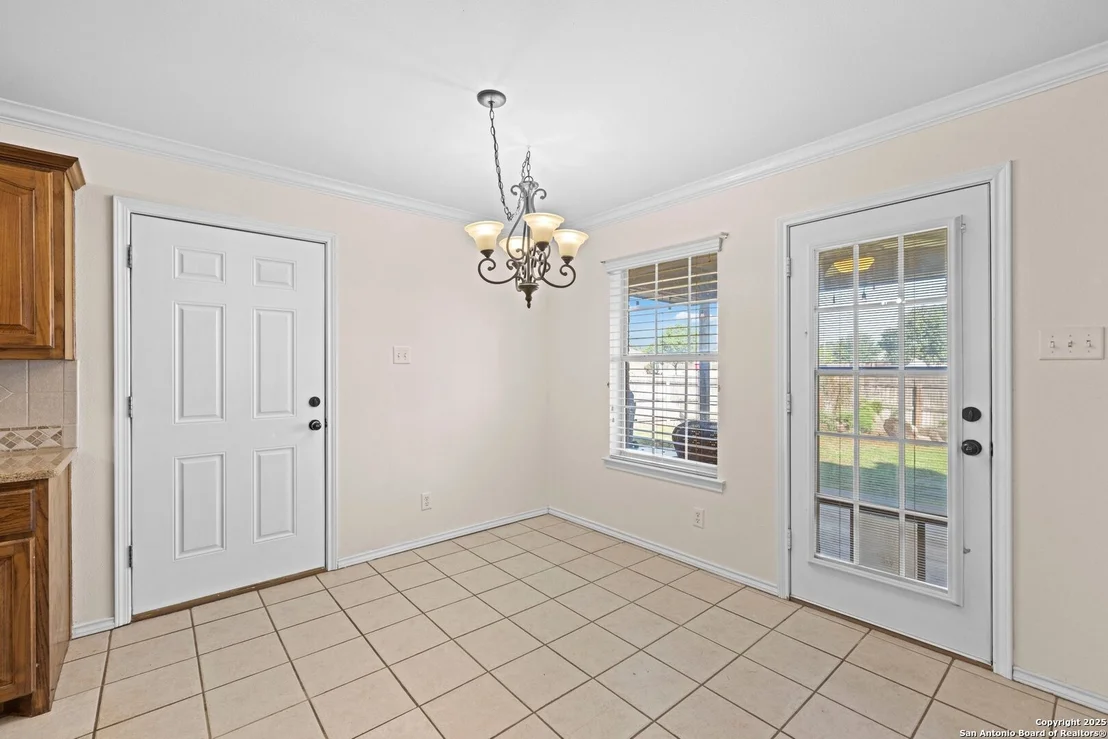 Photo of 5818 Lyndhurst Drive