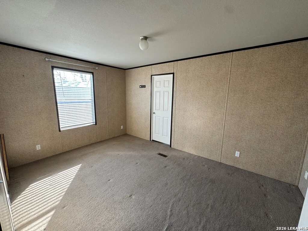 Photo of 313 Gratex