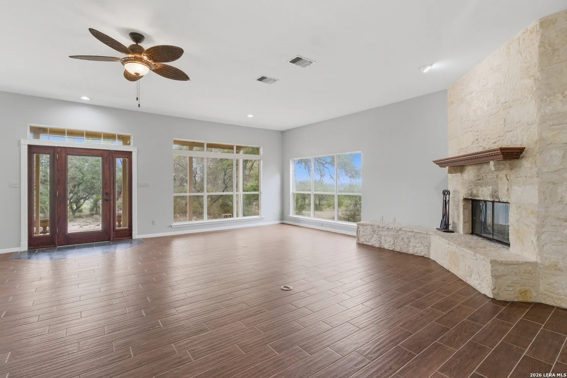 Photo of 292 Phillip Dr