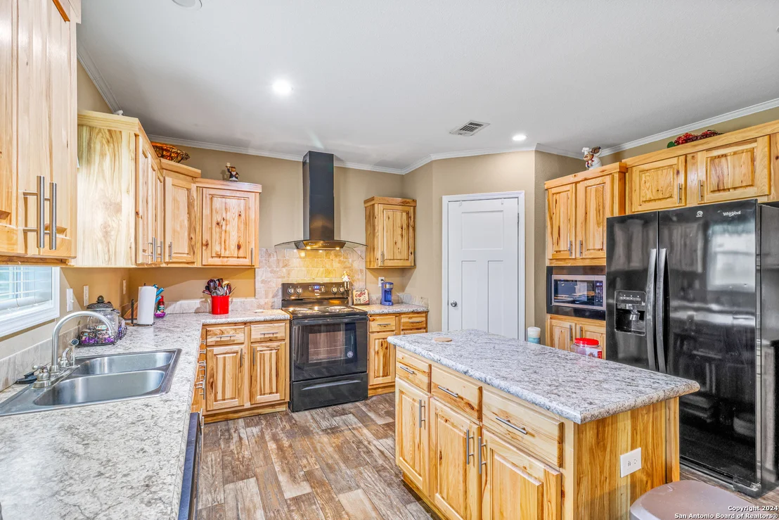 Photo of 609 Country Trail
