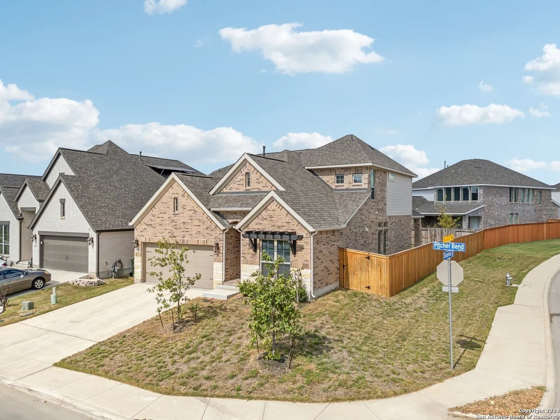 Photo of 1493 Pitcher Bend